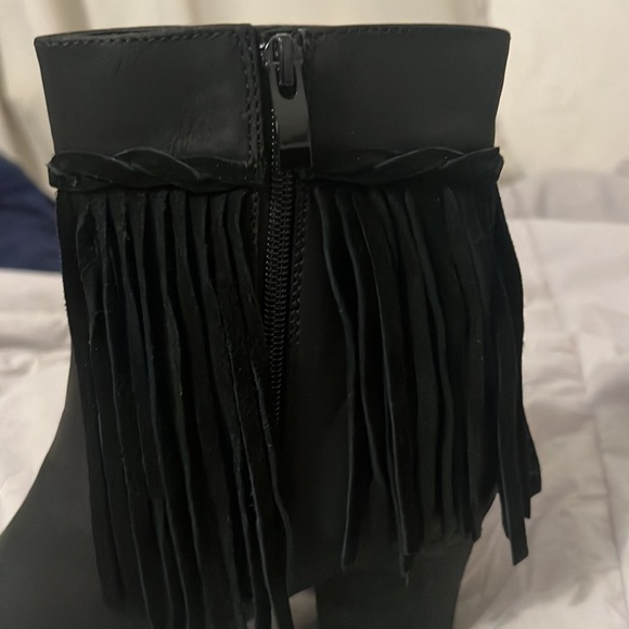 🎉HP🎉Sz 8.5 Fringed Bootie - Picture 4 of 7